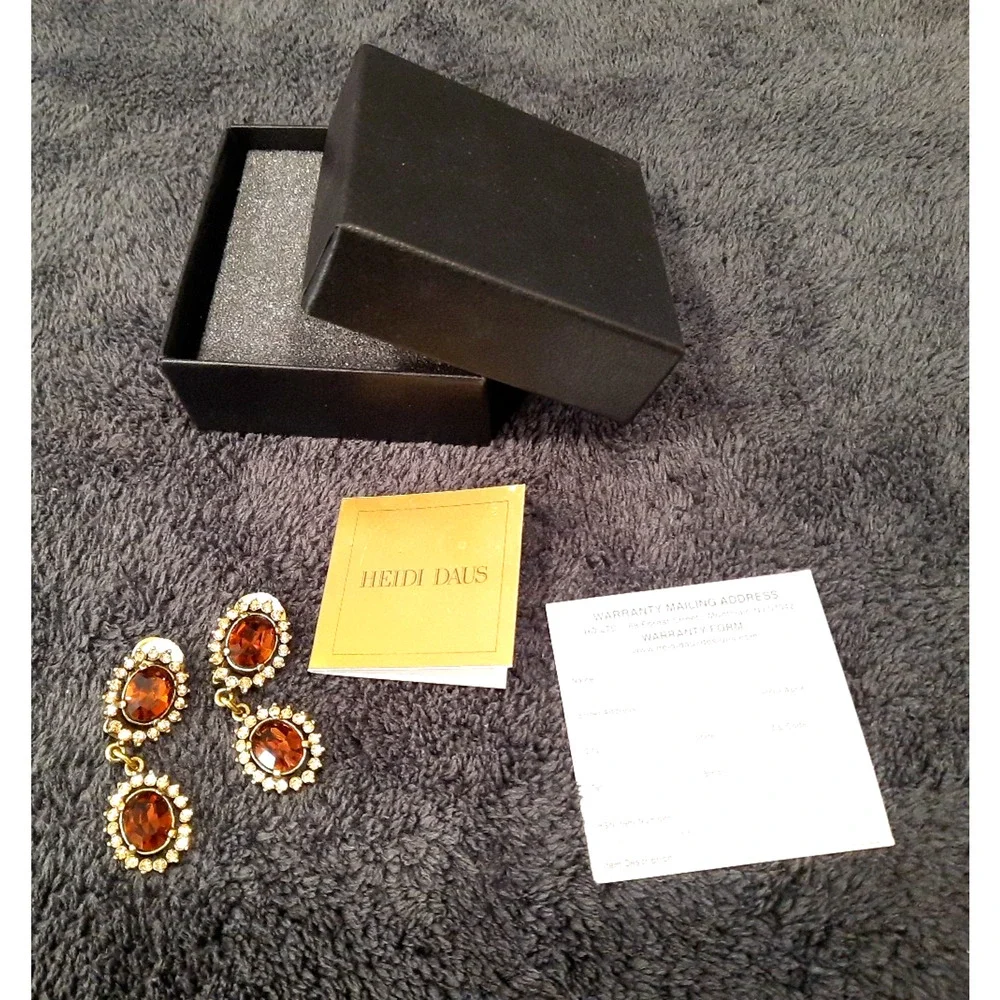VTG HEIDI DAUS Champagne Color Swarovski Crystal Dangle Drop Clip Earrings - Picture 5 of 8